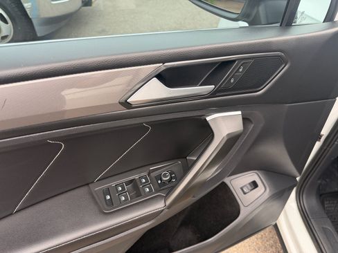 Used 2022 Volkswagen Tiguan SE FWD image 22