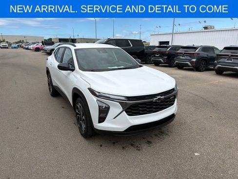 Certified 2025 Chevrolet Trax RS w/ Driver Confidence Package FWD image 5