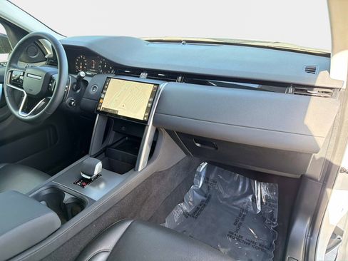 Used 2025 Land Rover Discovery Sport S image 23