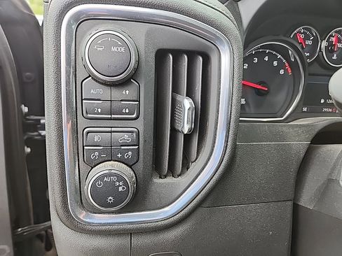 Used 2021 Chevrolet Silverado 1500 RST w/ Z71 Off-Road Package AWD/4WD image 13