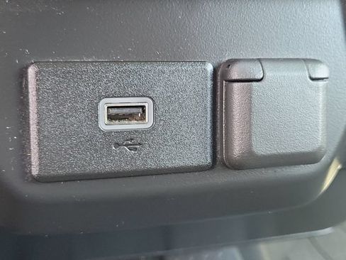 Used 2020 Chevrolet Silverado 1500 Custom w/ Custom Value Package RWD image 14