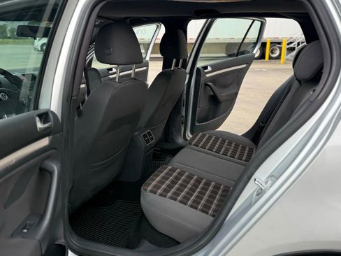 Used 2008 Volkswagen GTI 4-Door image 19