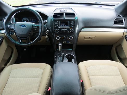 Used 2017 Ford Explorer Base FWD image 9