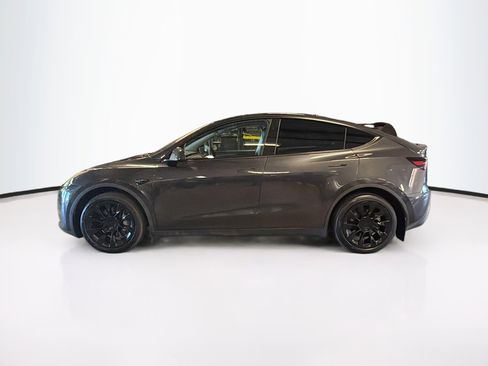 Used 2024 Tesla Model Y Long Range image 4