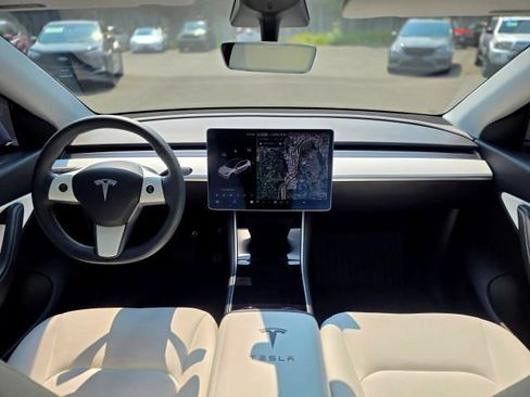 Used 2020 Tesla Model Y Long Range AWD/4WD image 10