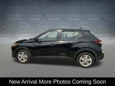 Used 2024 Nissan Kicks S FWD image 3