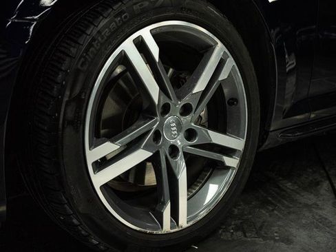 Used 2018 Audi A4 2.0T Ultra Premium Plus w/ Premium Plus Package image 3