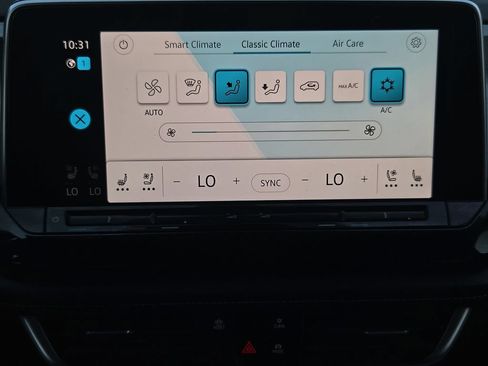 Used 2025 Volkswagen Atlas Cross Sport SE FWD image 18