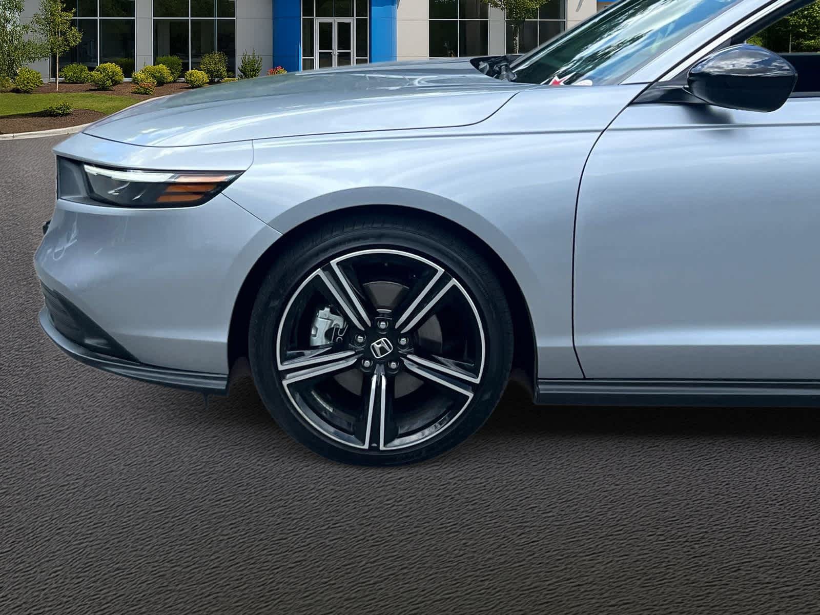 Used 2025 Honda Accord Sport image 11