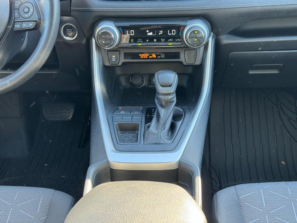 Used 2019 Toyota RAV4 XLE FWD image 21