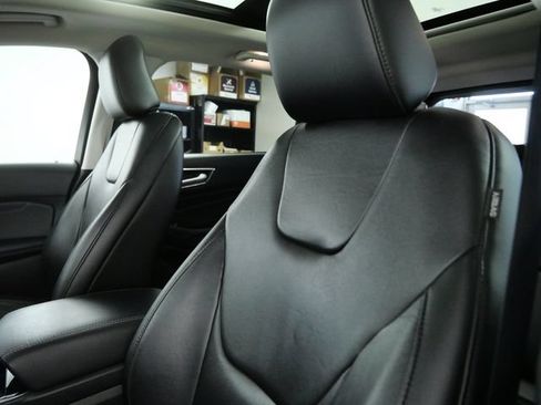 Certified 2020 Ford Edge Titanium w/ Canadian Touring Package AWD/4WD image 18