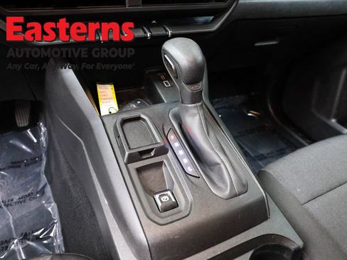 Used 2023 Chevrolet Colorado W/T RWD image 12