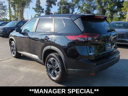 Used 2025 Nissan Rogue SV AWD/4WD image 6