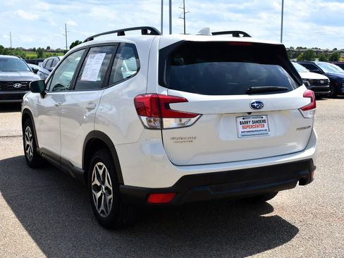 Used 2022 Subaru Forester Premium AWD/4WD image 4