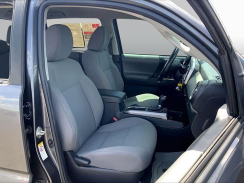 Used 2019 Toyota Tacoma SR5 RWD image 9
