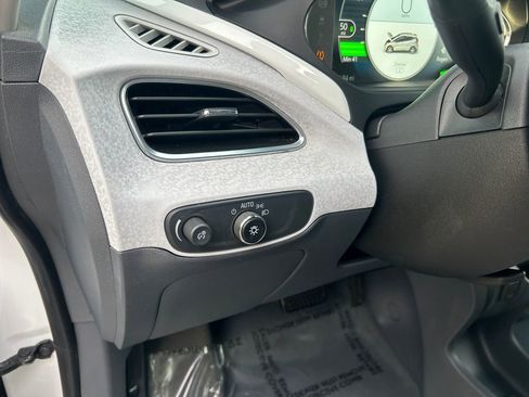 Used 2021 Chevrolet Bolt LT image 21