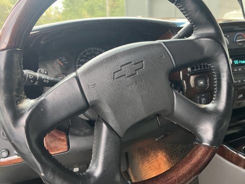 Used 2004 Chevrolet Express 1500 w/ LS Preferred Equipment Group image 12