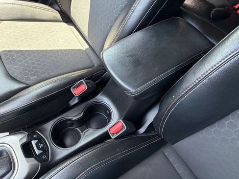 Used 2019 Jeep Compass Latitude w/ Popular Equipment Group AWD/4WD image 42