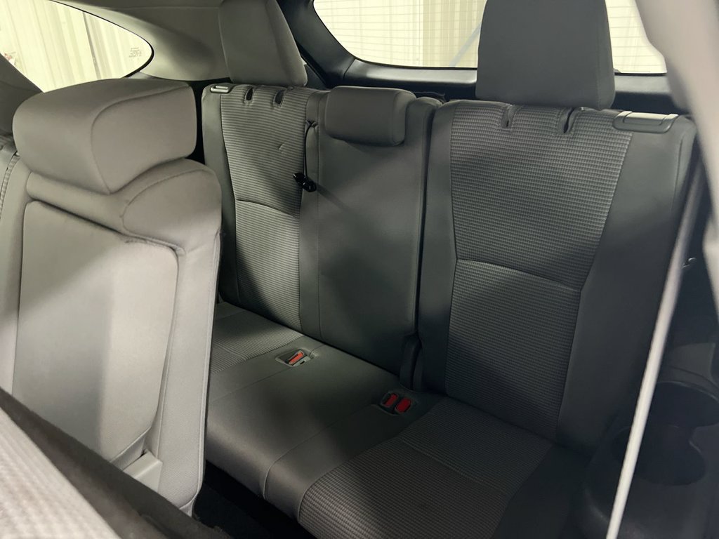Used 2022 Toyota Highlander L FWD image 23