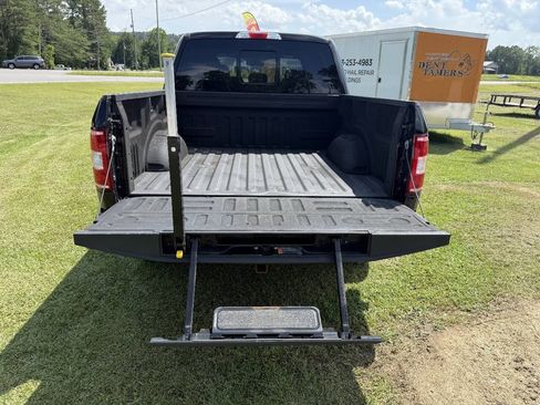 Used 2018 Ford F150 XLT w/ Equipment Group 302A Luxury AWD/4WD image 8