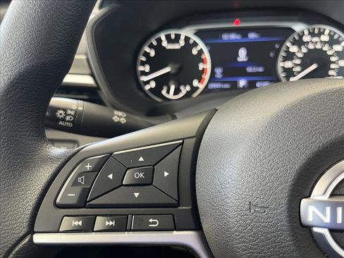 Used 2025 Nissan Altima 2.5 SV FWD image 18