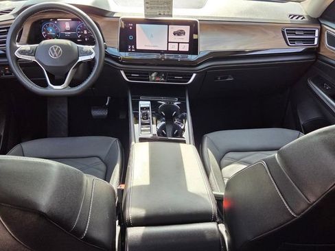 Used 2026 Volkswagen Atlas SE AWD/4WD image 16