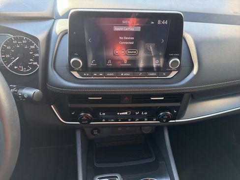 Used 2024 Nissan Rogue SV w/ SV Premium Package FWD image 25