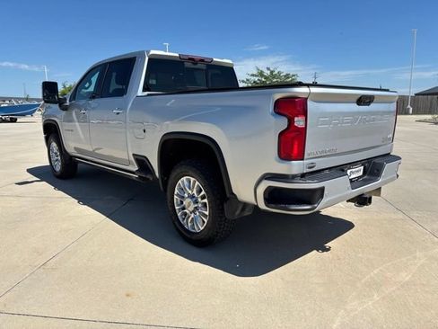 Used 2022 Chevrolet Silverado 2500 High Country w/ Z71 Off-Road Package AWD/4WD image 8
