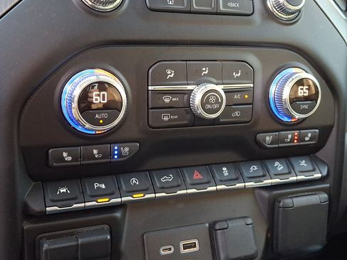 Certified 2021 GMC Sierra 1500 Denali w/ Denali Ultimate Package AWD/4WD image 20