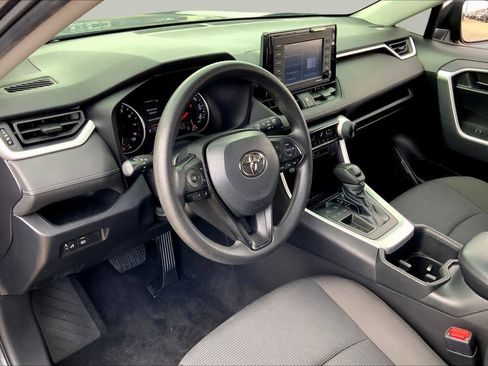 Used 2022 Toyota RAV4 LE FWD image 17