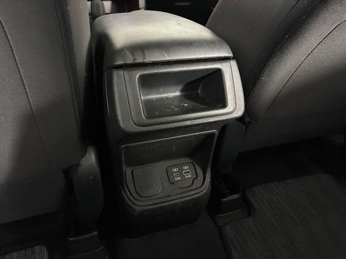 Certified 2024 Subaru Ascent 8-Passenger image 21