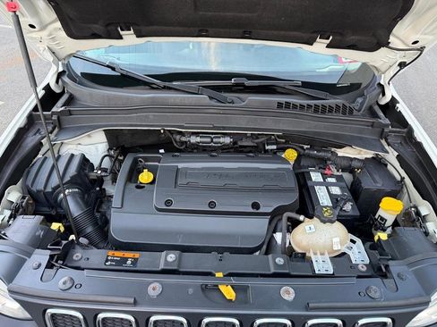 Used 2016 Jeep Renegade Latitude image 11