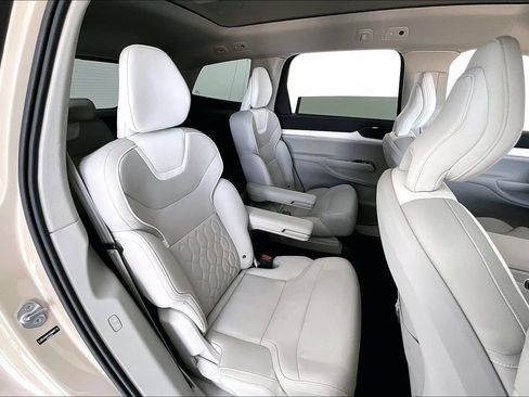Used 2025 Volvo EX90 Plus AWD/4WD image 36