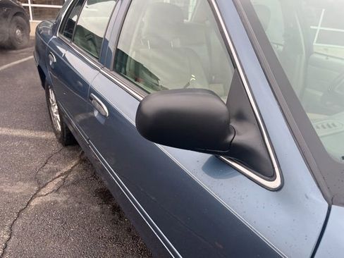 Used 2008 Ford Crown Victoria LX image 3