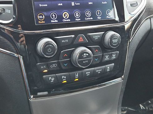 Used 2019 Jeep Grand Cherokee High Altitude AWD/4WD image 18