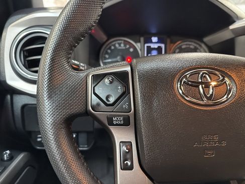 Used 2022 Toyota Tacoma Limited image 16