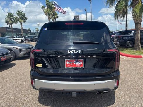 Used 2024 Kia Telluride EX w/ EX Captain's Chair Package FWD image 5