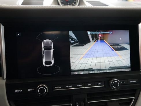 Used 2020 Porsche Macan S image 8