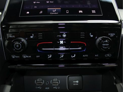 New 2025 Jeep Grand Cherokee Laredo X w/ Luxury Tech Group I image 19