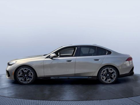 Used 2025 BMW i5 eDrive40i w/ M Sport Package RWD image 3