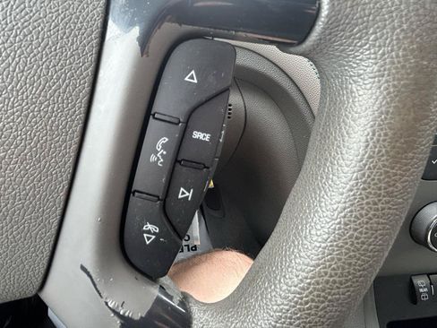 Used 2013 Chevrolet Traverse LS FWD image 20