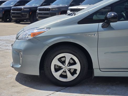 Used 2014 Toyota Prius Two FWD image 8