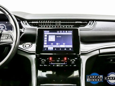 Used 2022 Jeep Grand Cherokee L Laredo image 19