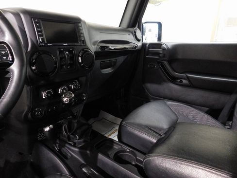 Used 2016 Jeep Wrangler Unlimited Sahara image 66