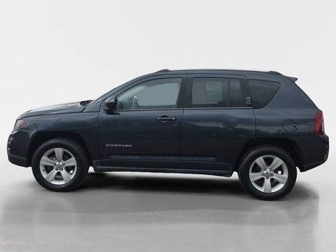 Used 2014 Jeep Compass Latitude image 2
