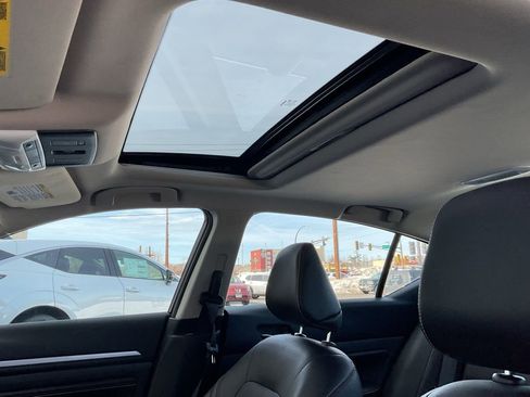 Used 2023 Nissan Altima 2.5 SR w/ SR Premium Package image 12