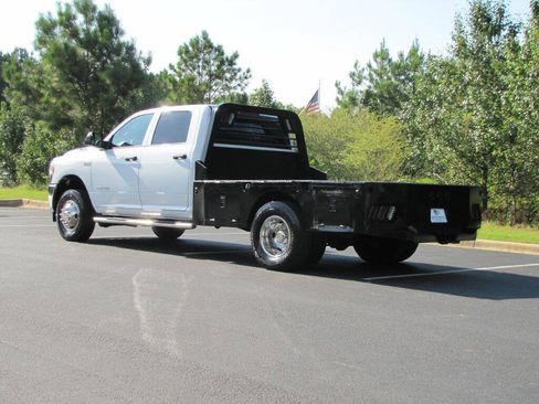Used 2022 RAM 3500 Tradesman w/ Chrome Appearance Group AWD/4WD image 7