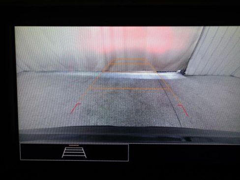Used 2021 GMC Acadia SLE w/ Driver Convenience Package FWD image 17