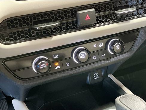 Used 2025 Honda HR-V LX image 15