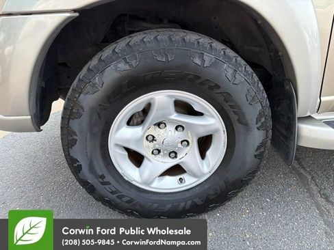 Used 2001 Toyota Sequoia SR5 AWD/4WD image 9
